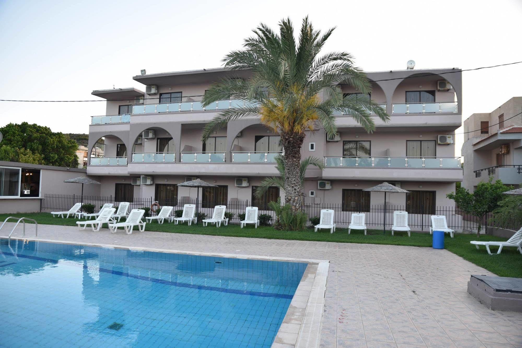 Rose Hotel פליראקי מראה חיצוני תמונה