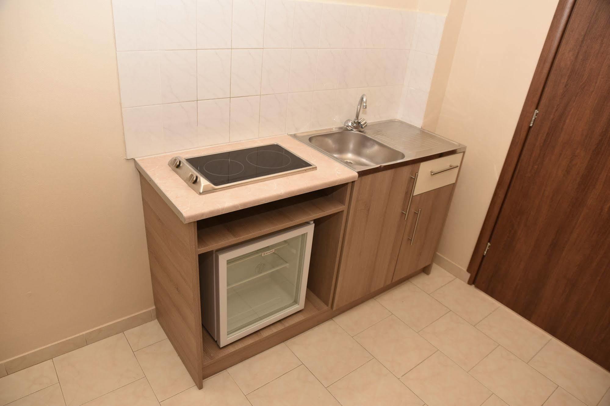 Rose Hotel פליראקי מראה חיצוני תמונה