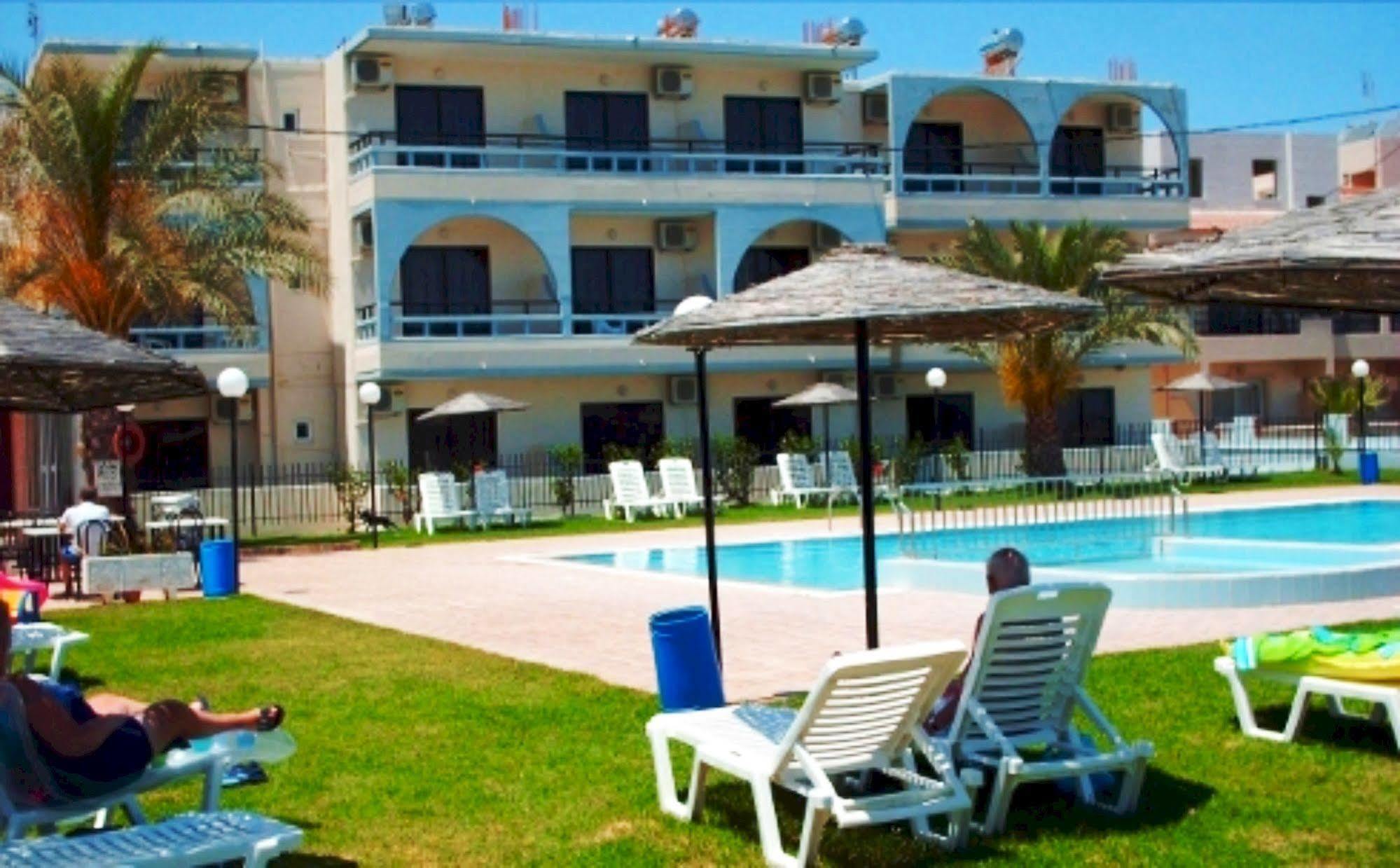 Rose Hotel פליראקי מראה חיצוני תמונה