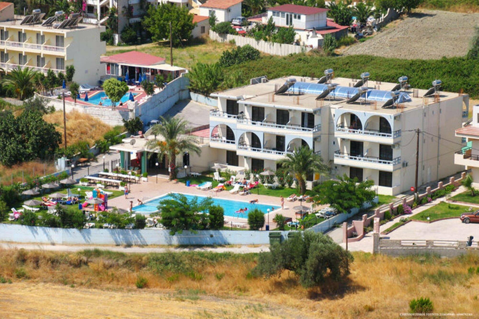 Rose Hotel פליראקי מראה חיצוני תמונה