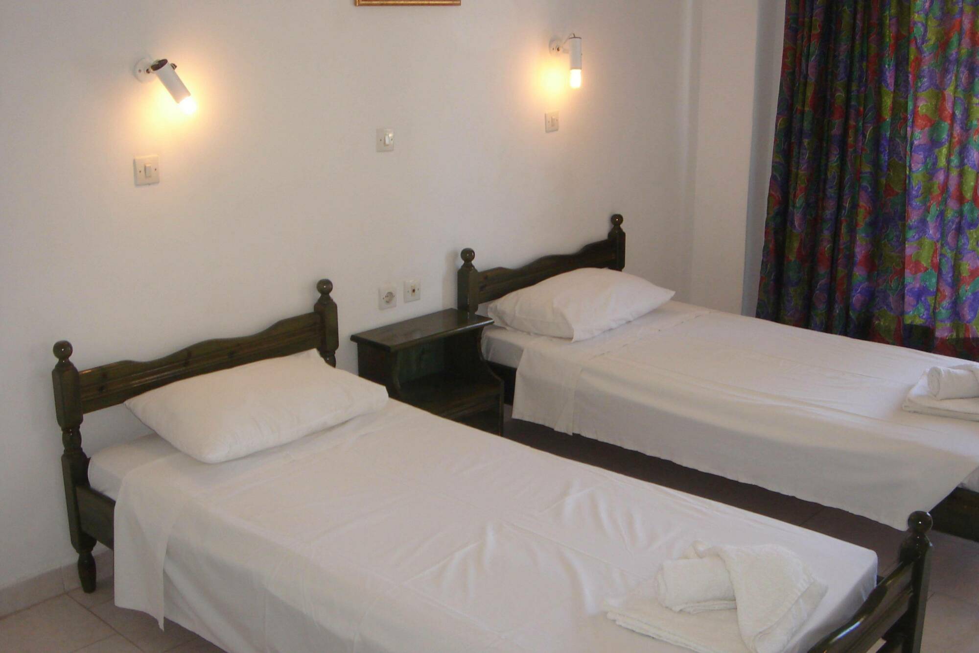 Rose Hotel פליראקי מראה חיצוני תמונה
