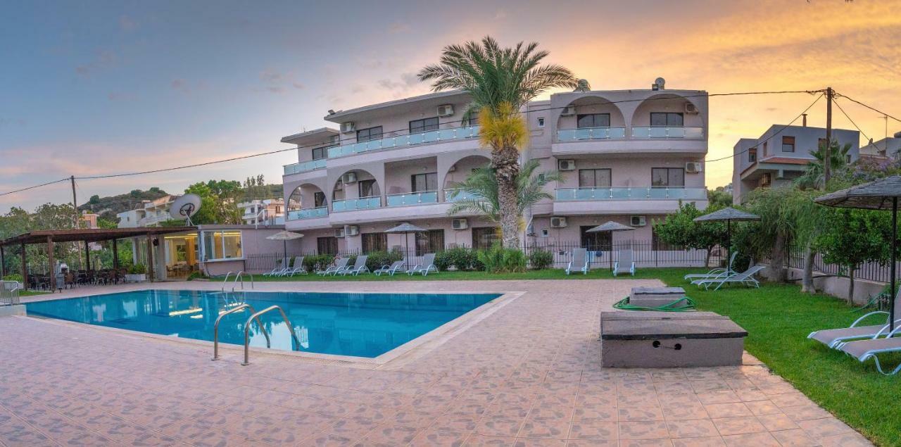 Rose Hotel פליראקי מראה חיצוני תמונה