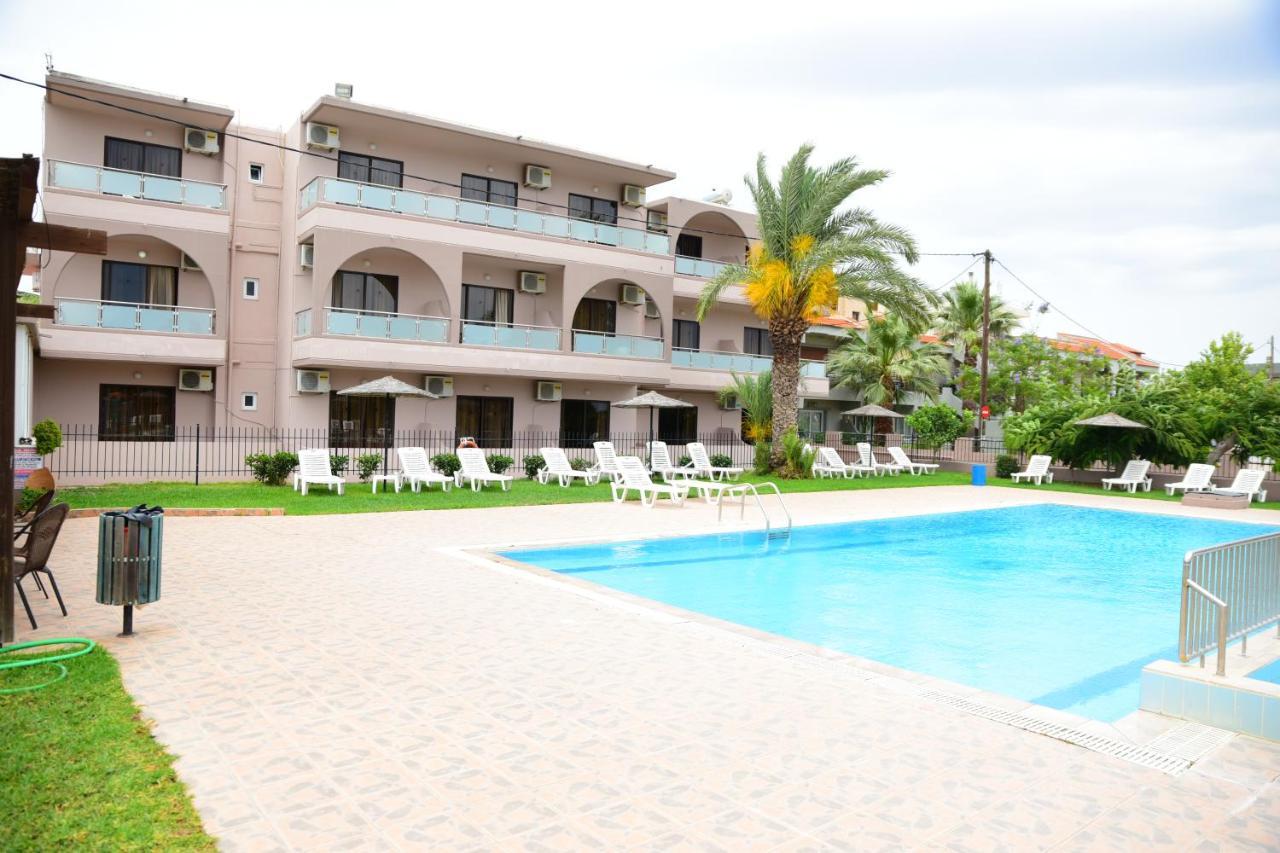 Rose Hotel פליראקי מראה חיצוני תמונה