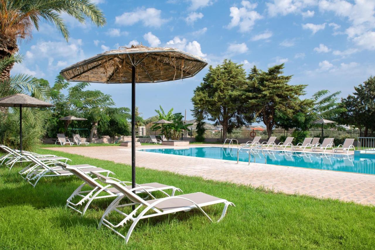 Rose Hotel פליראקי מראה חיצוני תמונה