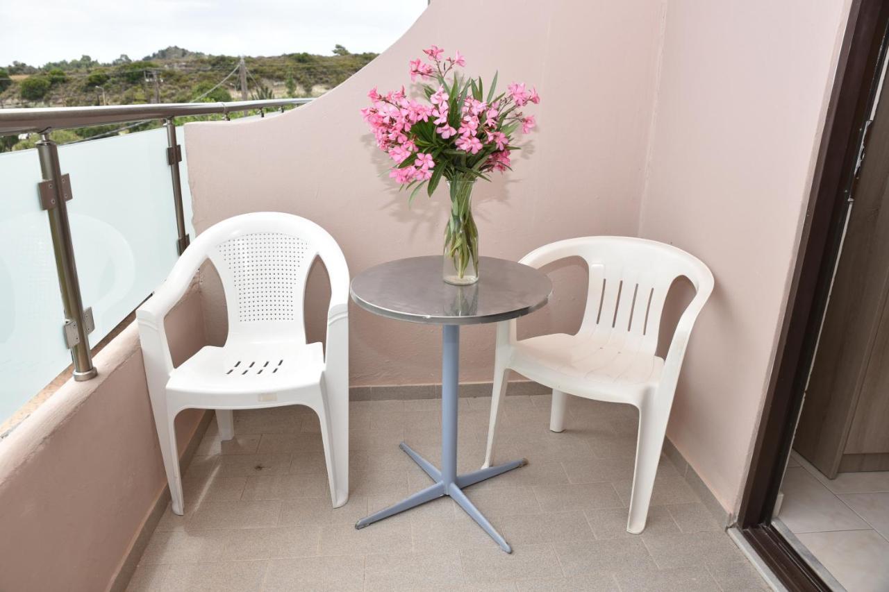 Rose Hotel פליראקי מראה חיצוני תמונה