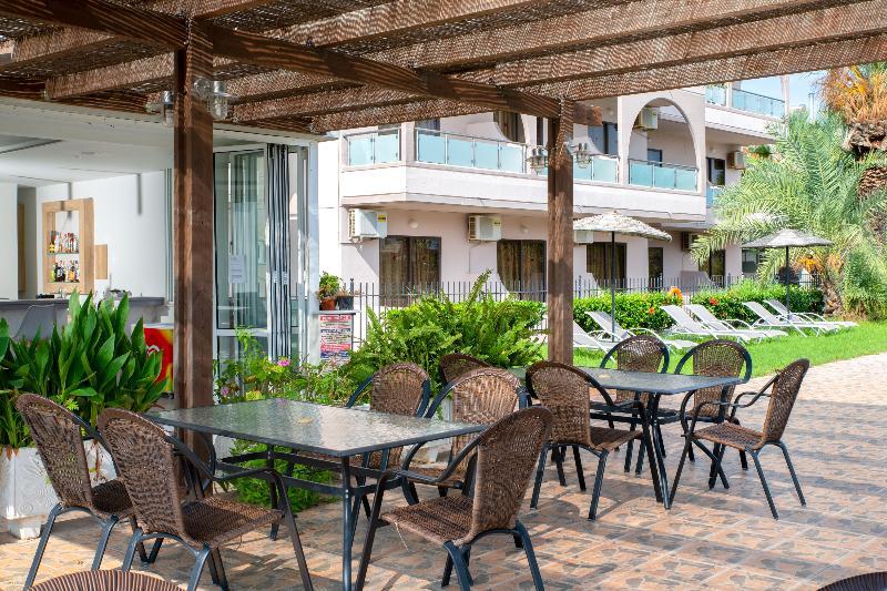 Rose Hotel פליראקי מראה חיצוני תמונה